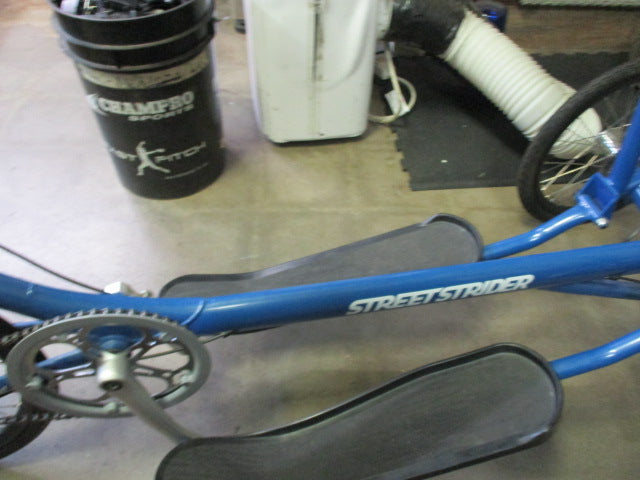 Load image into Gallery viewer, Used Street Strider 3i 20&quot; Hybrid Bicycle - Blue 3 Speed
