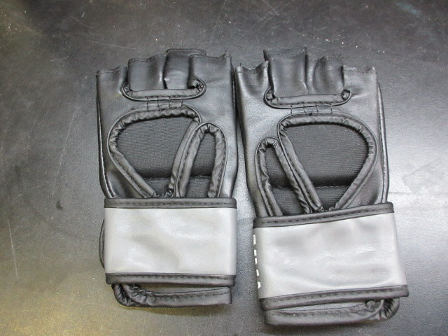 Load image into Gallery viewer, Used Everlast MMA Pro Style Grappling Gloves - S/M
