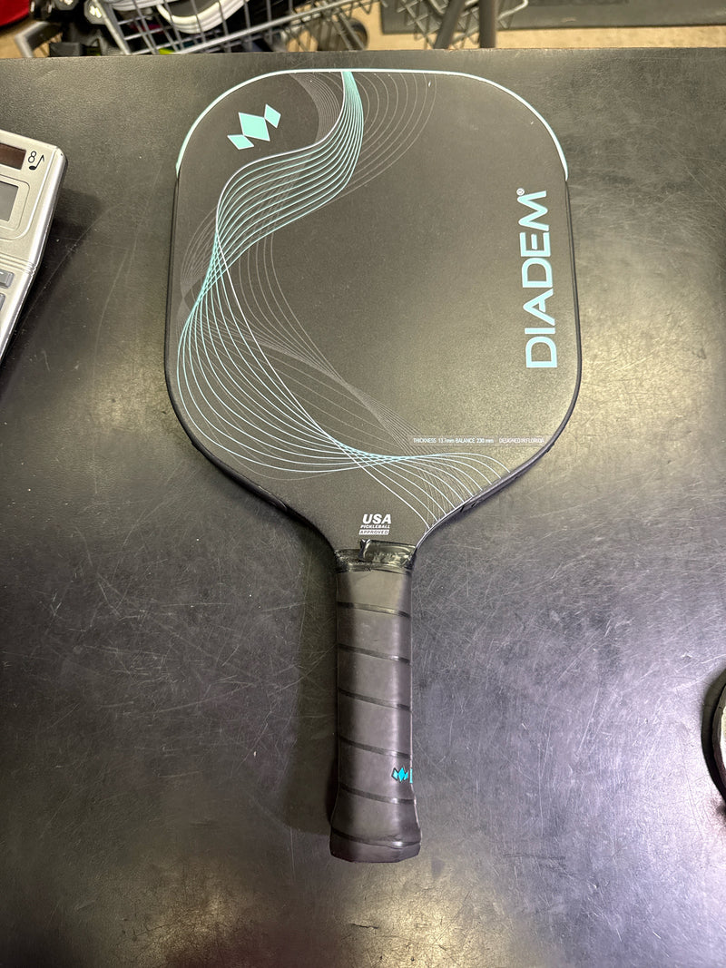 Load image into Gallery viewer, Used Diadem Icon Infinity Max Pickleball Paddle DEMO
