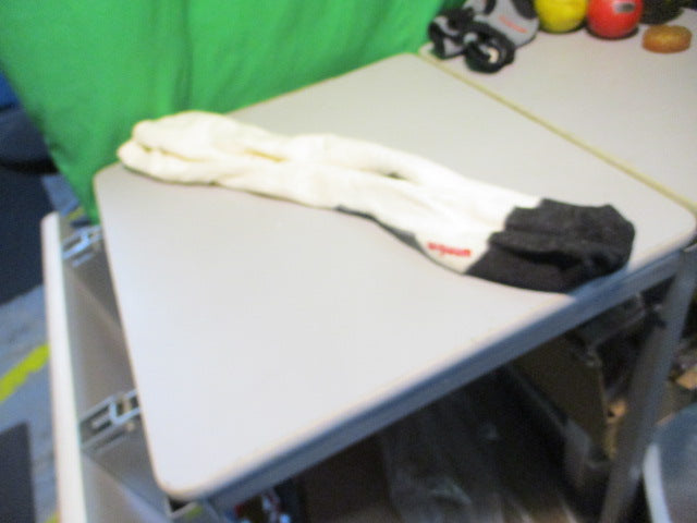 Load image into Gallery viewer, Used Wigwam Winter Socks
