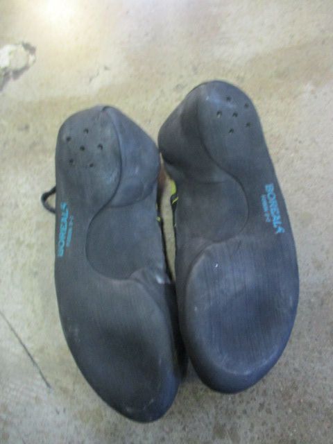 Load image into Gallery viewer, Used Boreal Stinger Fusion S-2 - Size Y2.5 Climing Shoes
