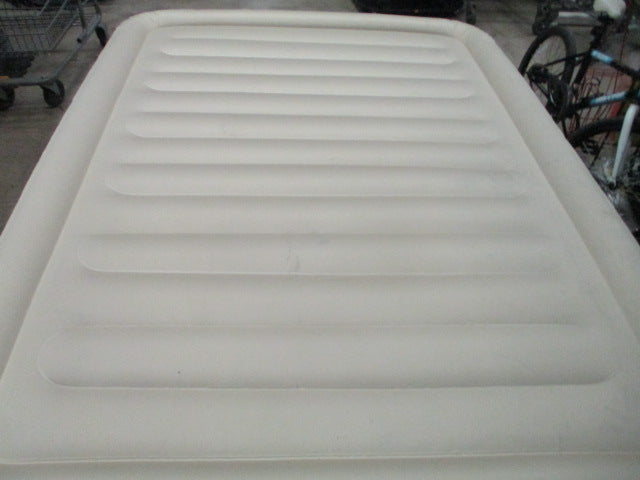 Load image into Gallery viewer, Used Englander First Ever Microfiber Air Mattress With Built In Pump Queen

