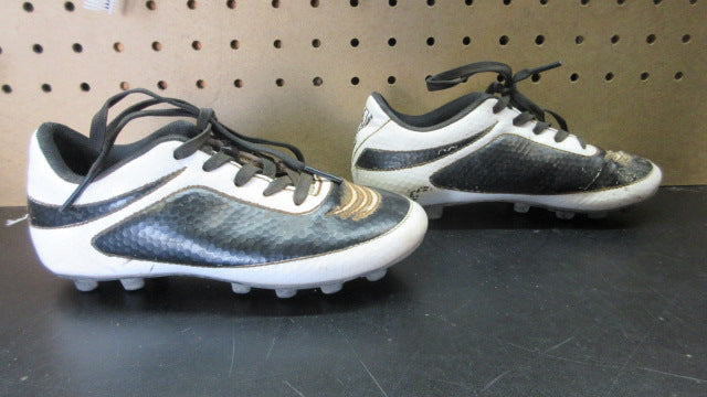 Load image into Gallery viewer, Used Vizari Soccer Cleats - Size Youth 11.5

