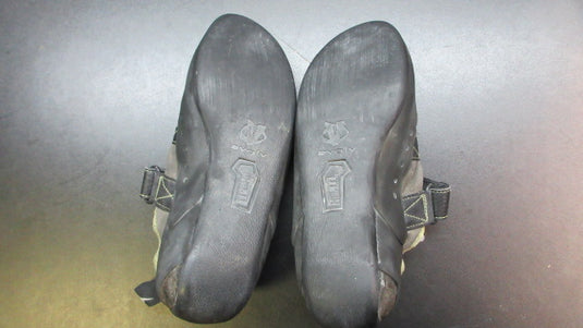 Used Evolve Defy Climbing Shoes - Size 8.5