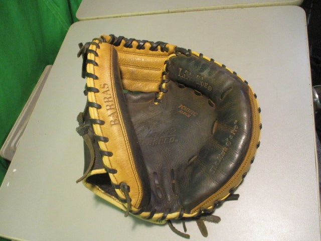 Load image into Gallery viewer, Used Rawlings Player prefered 33&quot; Catchers Glove - RHT
