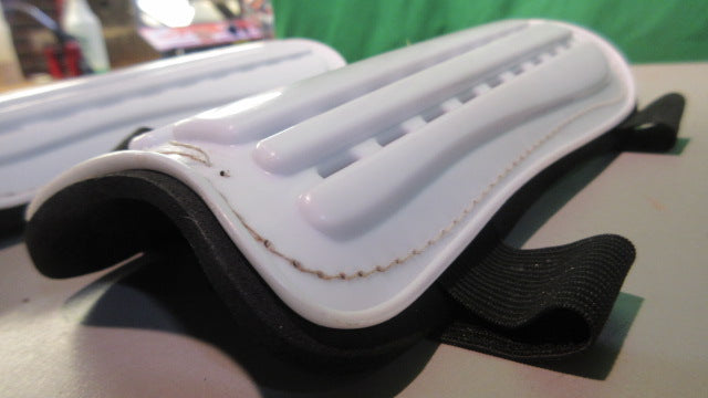 Load image into Gallery viewer, Used Large Shin Guards
