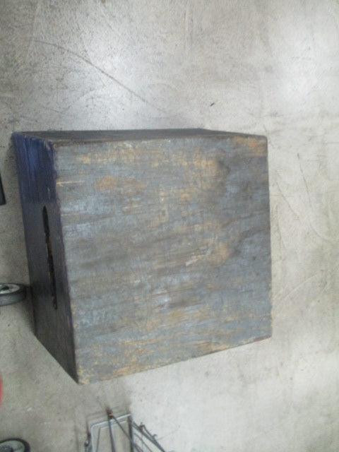 Load image into Gallery viewer, Used 18&quot; X 17&quot; Fitness Plyo Box
