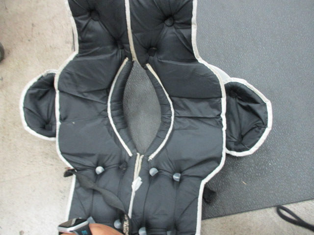 Load image into Gallery viewer, Used Rawlings SRG Momentum Size Youth 2XL Football Shoulder Pads
