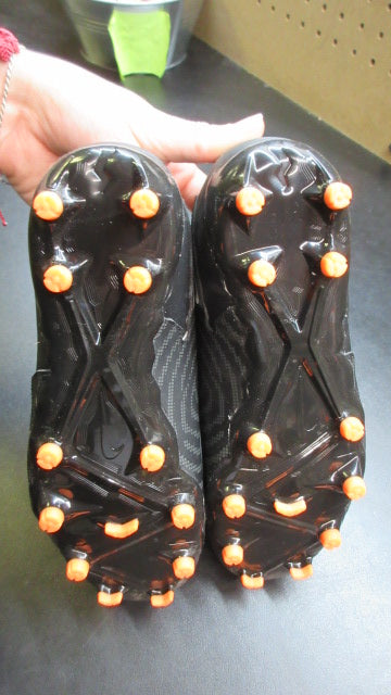 Used Nike Phantom Soccer Cleats - Size Youth 2.5