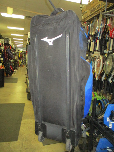 Load image into Gallery viewer, Used Mizuno Samurai Catcher's Wheel Bag in Blue
