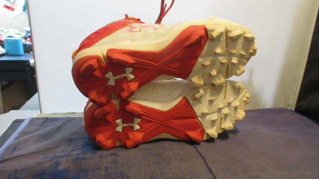 Load image into Gallery viewer, Used Under Armour Harper 8 TPU Cleats Youth Size 4 - wear on ankles
