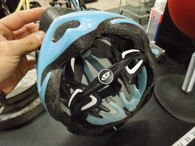 Load image into Gallery viewer, Used Giro Saphire B2 Bicycle Helmet Size Small
