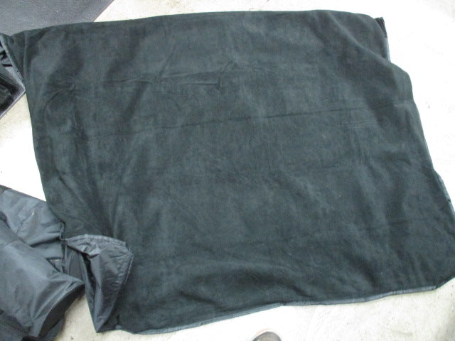 Load image into Gallery viewer, Used Dick&#39;s Sporting Goods Stadium Seat with Stadium Blanket
