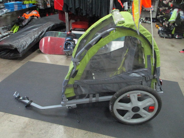 Load image into Gallery viewer, Used InStep Folding Green Bike Trailer (Worn Straps)
