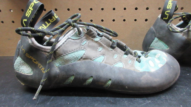 Load image into Gallery viewer, Used La Sportiva Women's Tarantulace Climbing Shoes - Size 7.5
