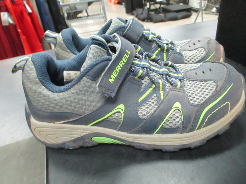 Load image into Gallery viewer, Used Merrell Size 1 Kids Hiking Shoes
