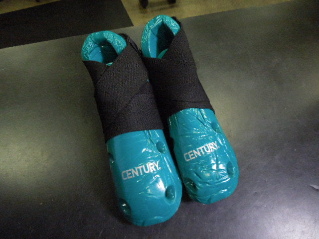 Load image into Gallery viewer, Used Century Foot Pad Sparring Protection Size 3/4
