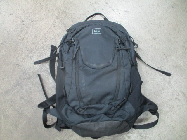 Load image into Gallery viewer, Used REI Traverse 30L Day Hiking Backpack

