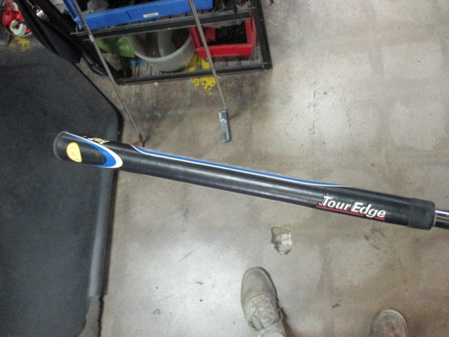 Load image into Gallery viewer, Used Tour Edge Hot Launch 2 37 deg Chipper
