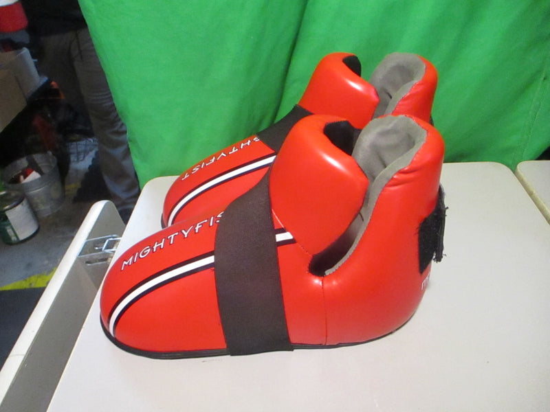 Load image into Gallery viewer, Used Mighty Fist ITF Approved Size Medium Sparring Foot Protector
