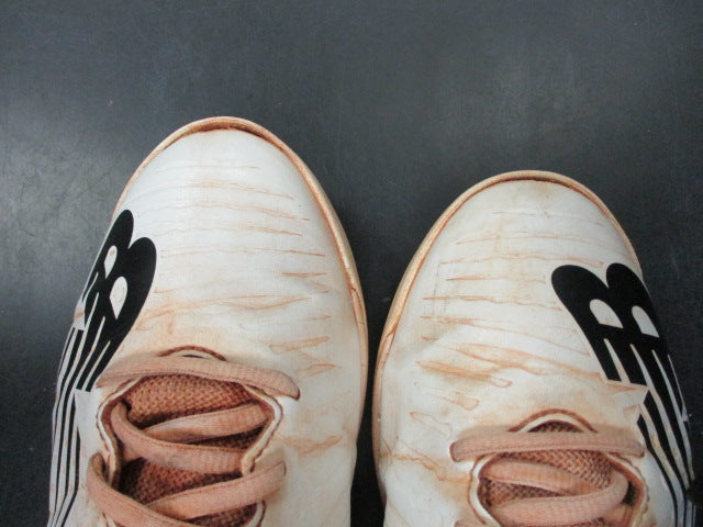 Load image into Gallery viewer, Used New Balance Size 6 Cleats (Needs Insoles)
