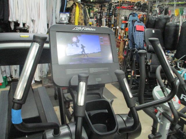 Load image into Gallery viewer, used Life Fitness 95XS Commercial EllipticalFunctional But (needs Service)
