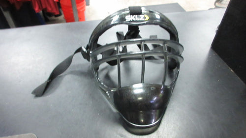 Used Sklz Youth Softball Fielders Mask