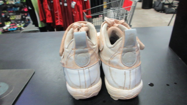 Load image into Gallery viewer, Used Under Armour BH Size 8.5 Cleats
