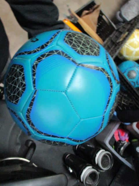 Load image into Gallery viewer, Used Champro Maverick 640 Soccer Ball Size 3
