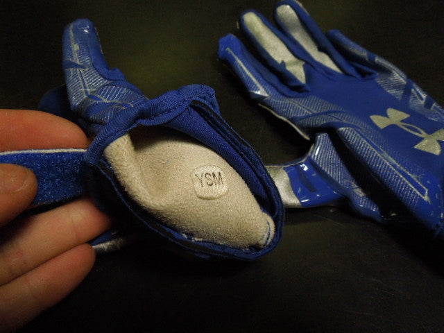 Load image into Gallery viewer, Used Under Armour 99% Extra Grip Youth Recievers Gloves Size YSM
