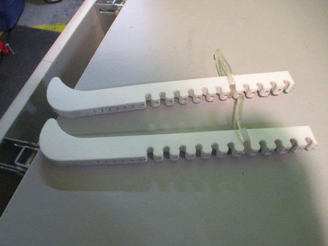 Load image into Gallery viewer, Used White Hockey/Figure Skates Guards
