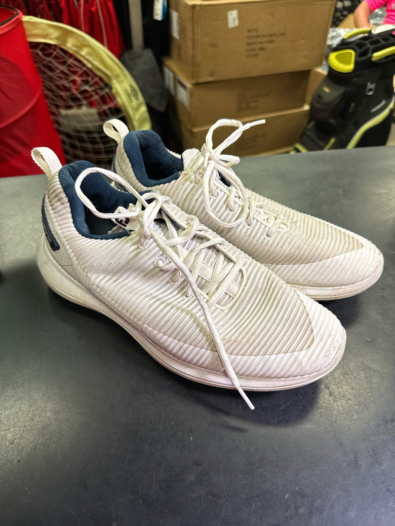 Load image into Gallery viewer, Used Footjoy Flex XP Golf Shoes Size 9
