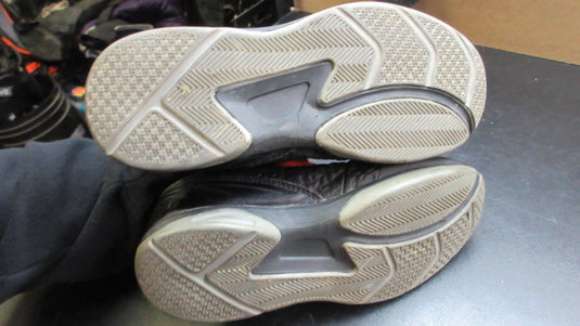 Used Shaq Basketball Shoes - Size 4.5"