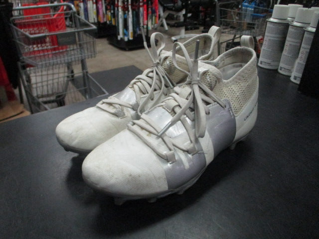 Load image into Gallery viewer, Used Under Armour C1N Jr. Football Cleats Size 5.5Y
