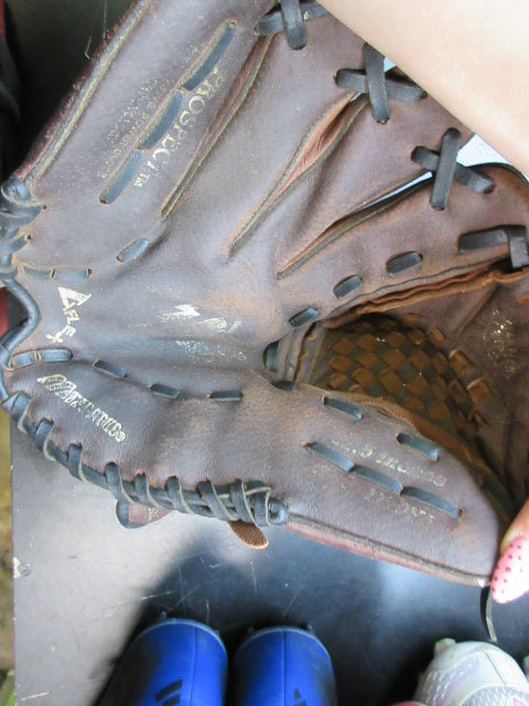 Used Mizuno Power Close Prospect Series 11.5" Leather Glove - LHT
