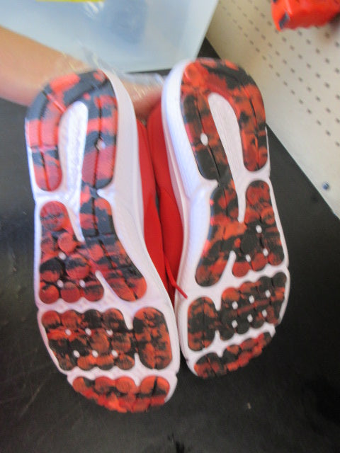 Load image into Gallery viewer, Used Under Armour Charged Assert 10 Running Shoes - Size 12
