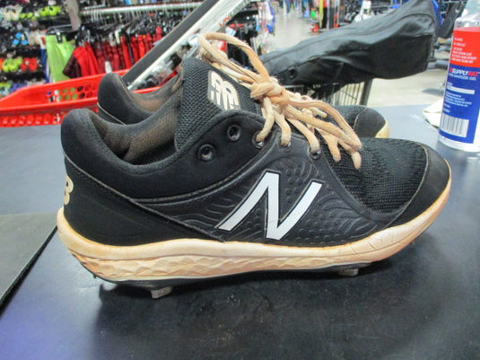 Used New Balance BB/SB Size 7.5 Metal Cleats