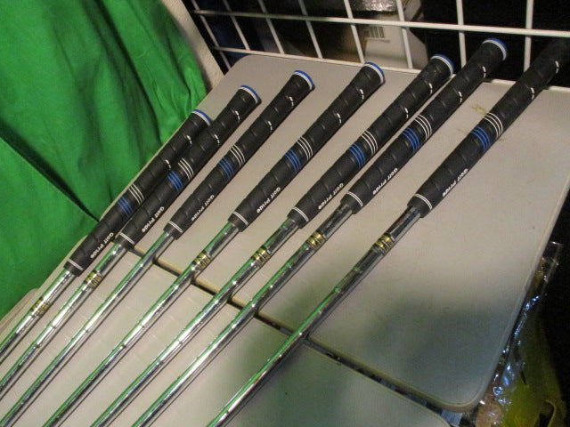 Load image into Gallery viewer, Used Clevland Tour Action RH TA7 IRON SET 3-9 Irons
