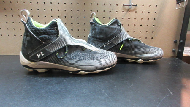 Load image into Gallery viewer, Used Under Armour Highlight Hammer MC Football Cleats - Size 9.5

