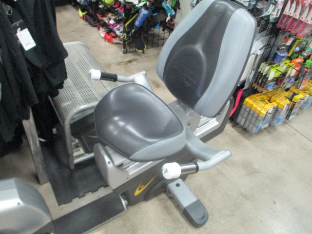 Load image into Gallery viewer, Used Lamar Fitness Recumbent Bike
