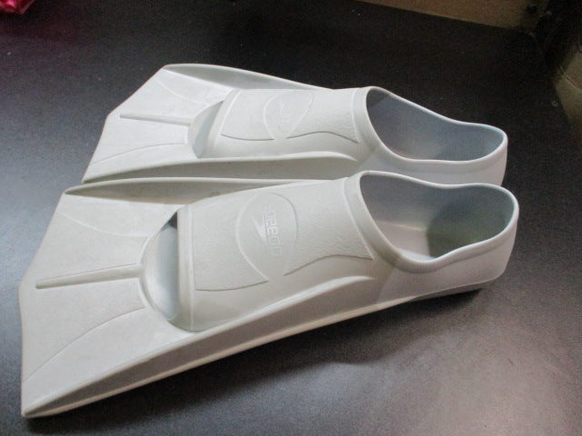 Load image into Gallery viewer, Used Speedo Swim Fins Size 8-9
