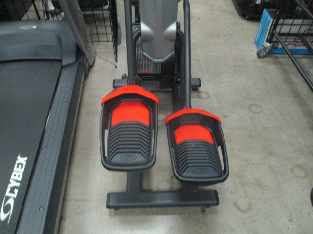 Load image into Gallery viewer, Used Cybex Arc trainer 525AT
