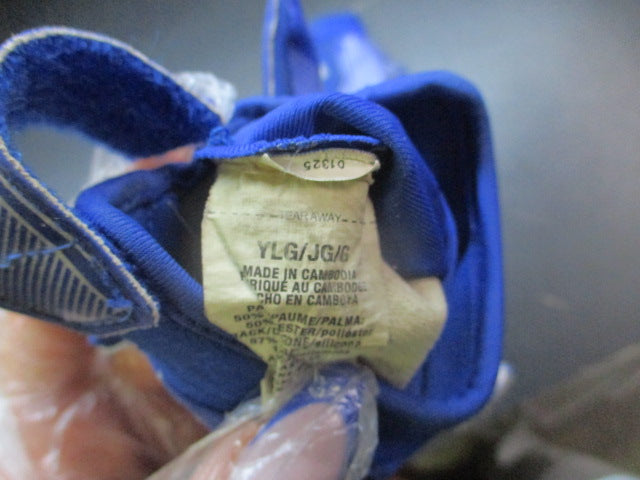 Load image into Gallery viewer, Used Under Armour F8 Football Gloves - Size Youth Large
