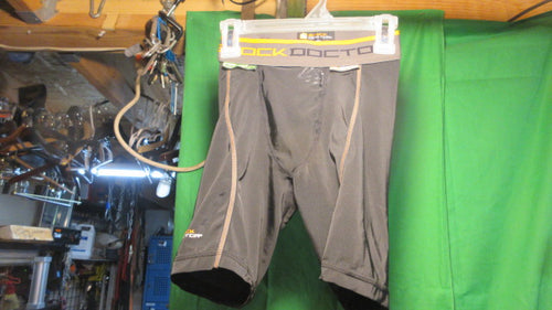 Used Shock Doctor Compression Shorts Cup Pocket Aircore 235 Youth Small - Black