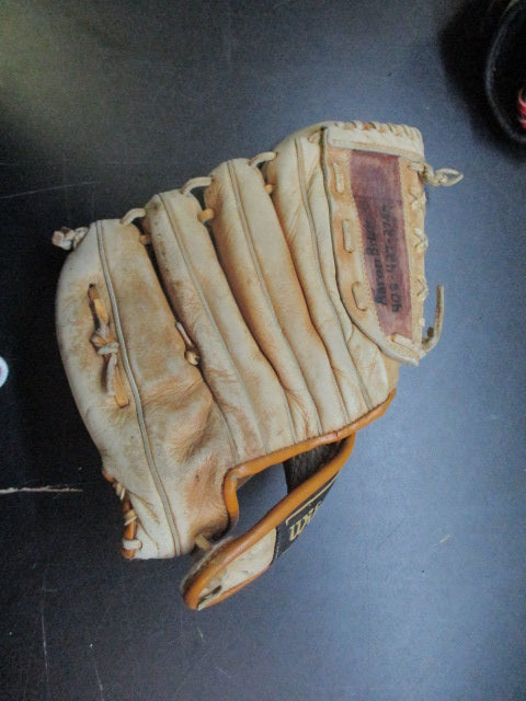 Load image into Gallery viewer, Used Wilson Paul Blair A2160 9.5" Glove - RHT
