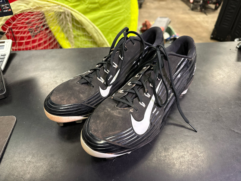 Load image into Gallery viewer, Used Nike Flywire Vapor Baseball Metal Cleats Size 13.5
