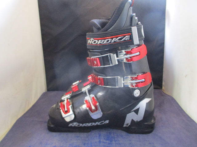 Load image into Gallery viewer, Used Nordica Dobermann Team 70 Ski Boots Size 6
