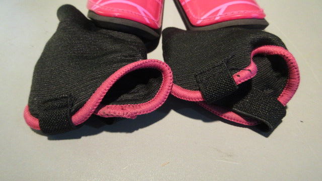 Load image into Gallery viewer, Used DSG Youth Large Soccer Shin Guards
