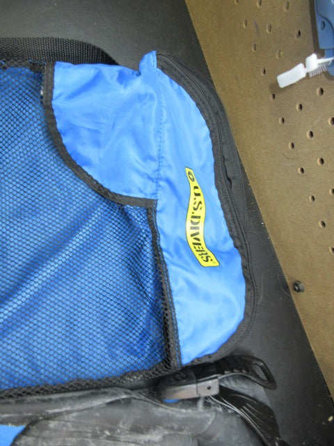 Load image into Gallery viewer, Used U.S Divers LUX Dive Fins - Size Large
