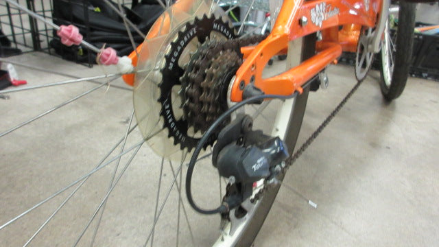 Load image into Gallery viewer, Used Electra Townie 7-Speed 26&quot; Bicycle
